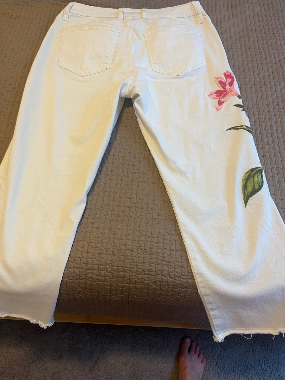 Tommy Bahama White Floral Embroidered Jeans - Picture 3 of 6